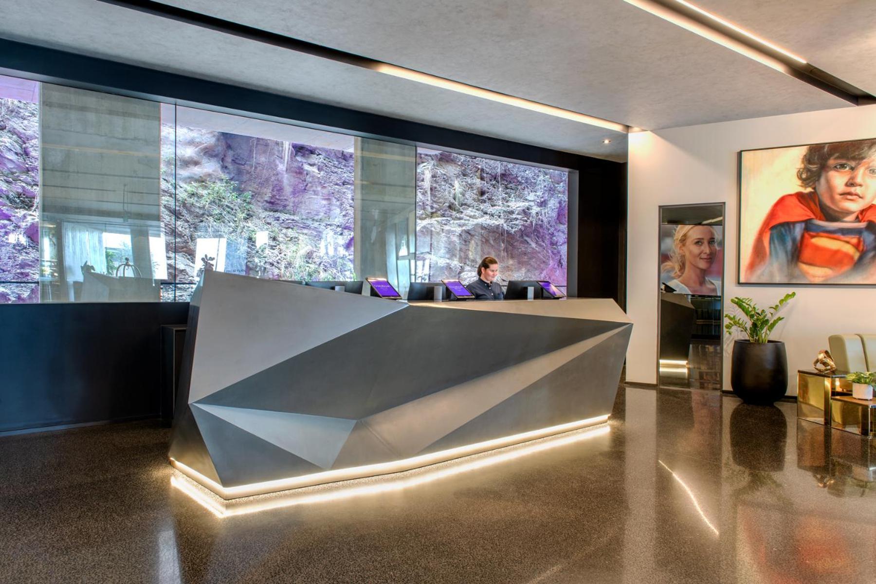 Crystalbrook Vincent Hotel Brisbane Ngoại thất bức ảnh Reception desk at the headquarters of the company in Madrid