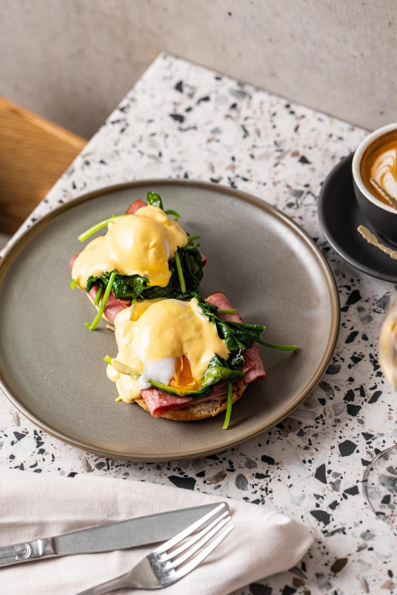 Crystalbrook Vincent Hotel Brisbane Ngoại thất bức ảnh Eggs Benedict